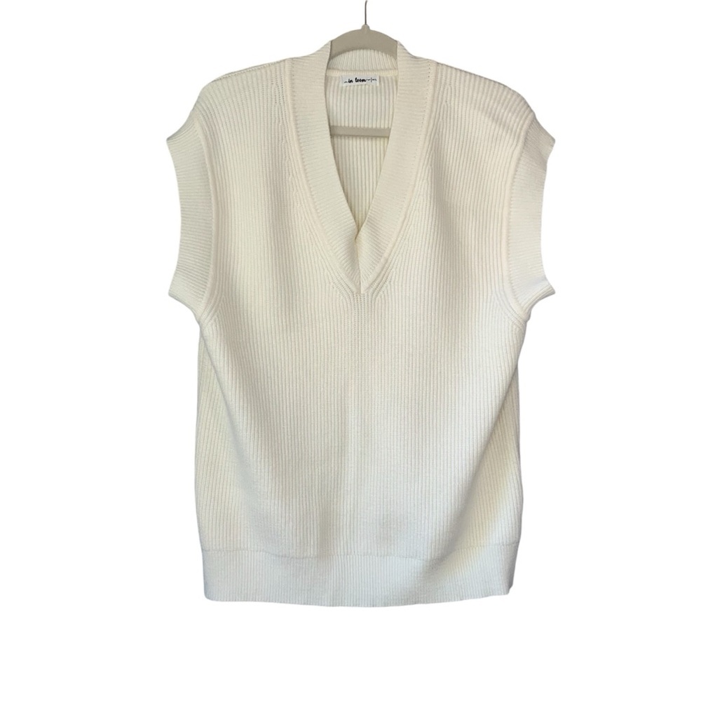 In Loom ribbed ivory cream vneck vest sweater. Size M/L